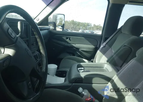 2004 Chevrolet Silverado 1500 Z71 from USA, damaged, VIN 1GCEK19TX4E104023